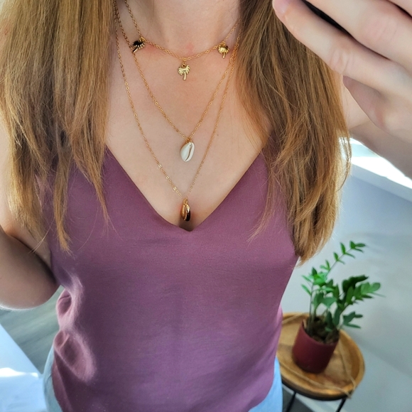 Cowrie + palm trees beachy tropical 3 tier layered necklace in gold - Picture 8 of 8